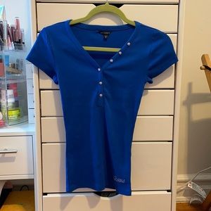 Guess Henley Blouse (soft & stretchy!) (NWOT) 💙